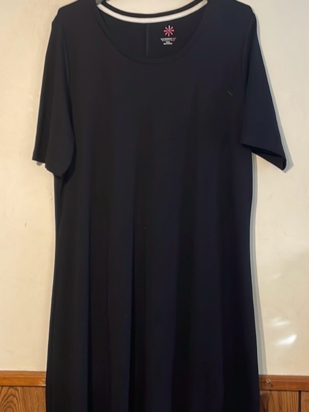 Isaac Mizrahi Black Short-Sleeve Tunic Dress